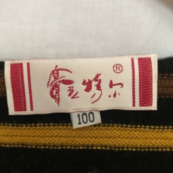 100% Cashmere Multicolor Rainbow Striped V-neck Sweater - Picture 12 of 16